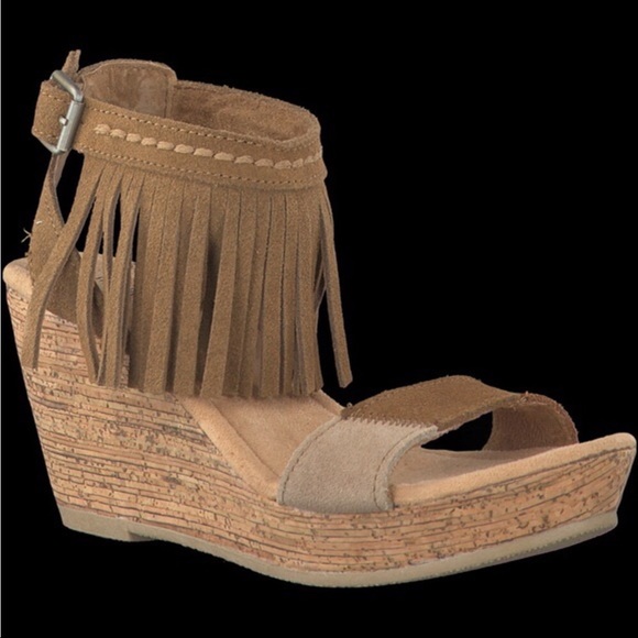 New Minnetonka Poppy Fringe Brown Suede Sandals - Picture 2 of 7